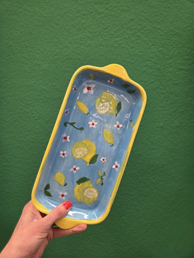 Vaisselle décorée manuellement à Biel/Bienne